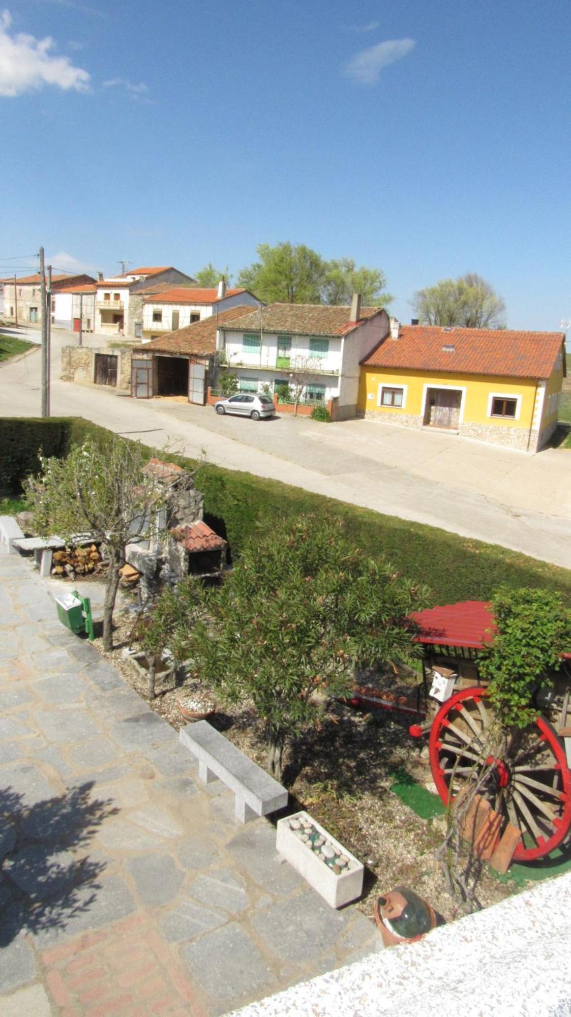 Casa Rural Mi Descanso Valdefuentes de Sangusín Exterior photo